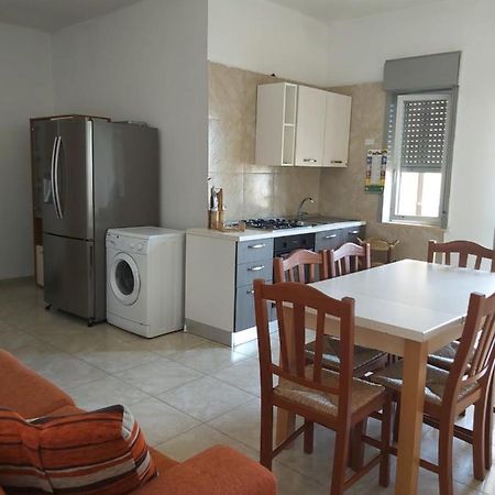 Emilu A Mare Apartment Marina di Schiavonea Bagian luar foto