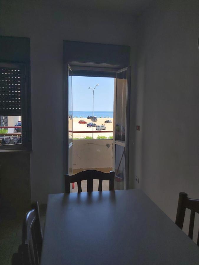 Emilu A Mare Apartment Marina di Schiavonea Bagian luar foto